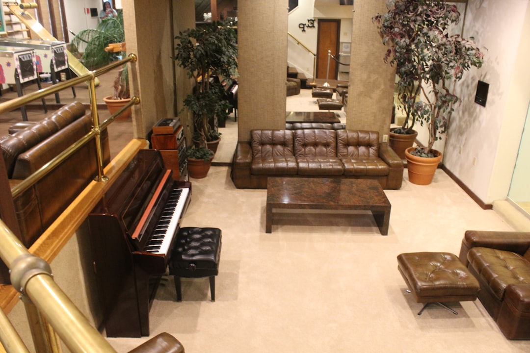 lounges near me with music